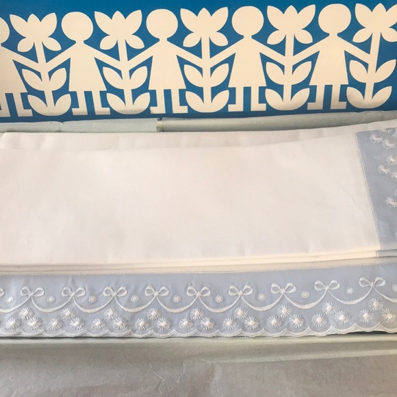 Italian flat sheet and pillow case for baby. - Picture 3 of 5